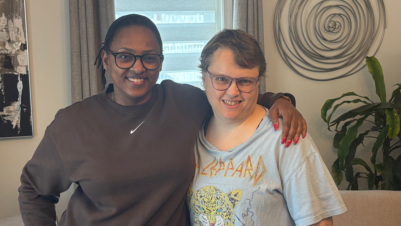 Photo of Alice and Tina.